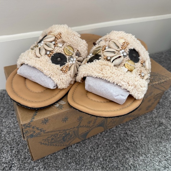 Free People Shell Sandals Shipwreck Surf Slides Boho Cowrie Beaded Size 11 - Picture 3 of 13